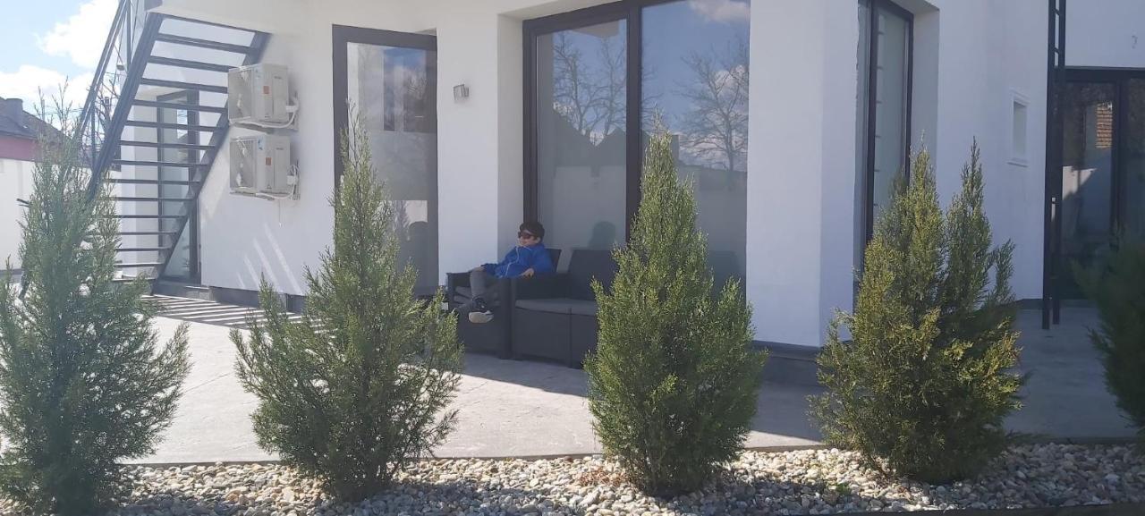 Ferienwohnung Accent Garden Deva Exterior foto